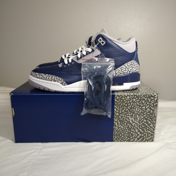 Jordan 3 Retro Georgetown - Picture 5 of 7